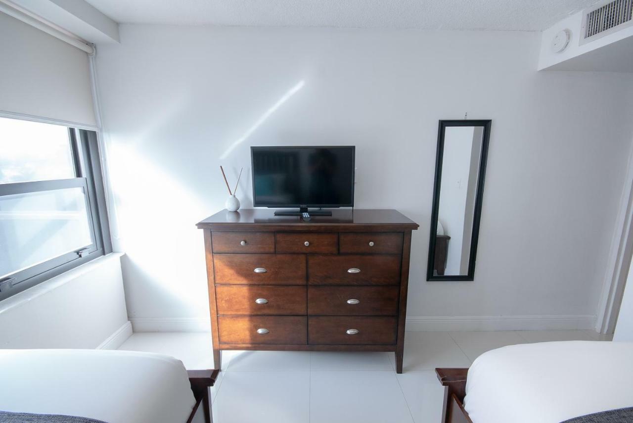 Oceanfront At The Alexander Apartahotel Miami Beach